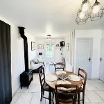 Cote Baie-plage A 15min-dog Friendly-parking Clos