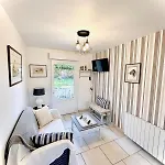 Holiday home Cote Baie-plage A 15min-dog Friendly-parking Clos *